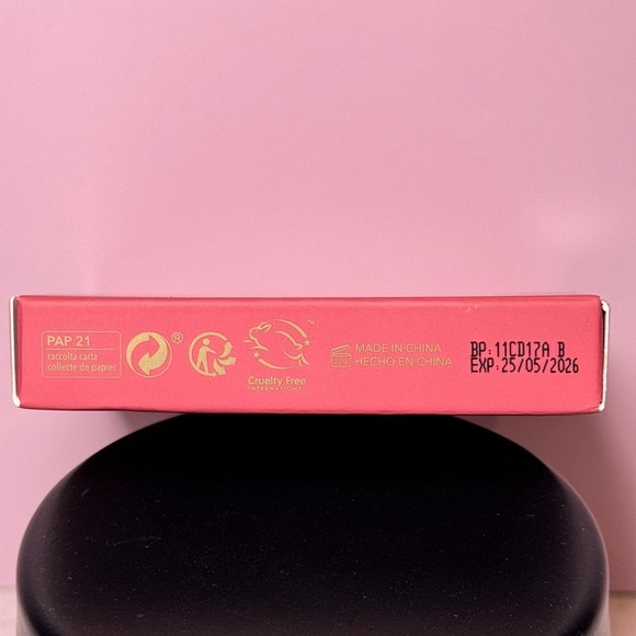 SHEGLAM Harry Potter Gryffindor House Eye Shadow Palette NIB 3.7 g / 0.13 oz - Picture 3 of 8